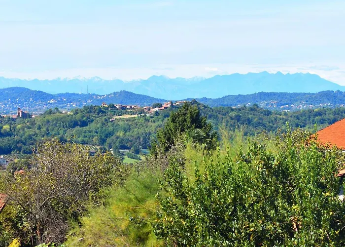 In Astigiana Hills With Wine & Views